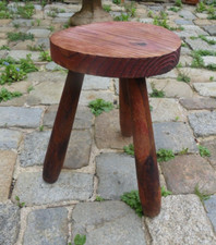 Tabouret Tripode assise incurvé pin DLG Charlotte Perriand trou de ver cire 38cm