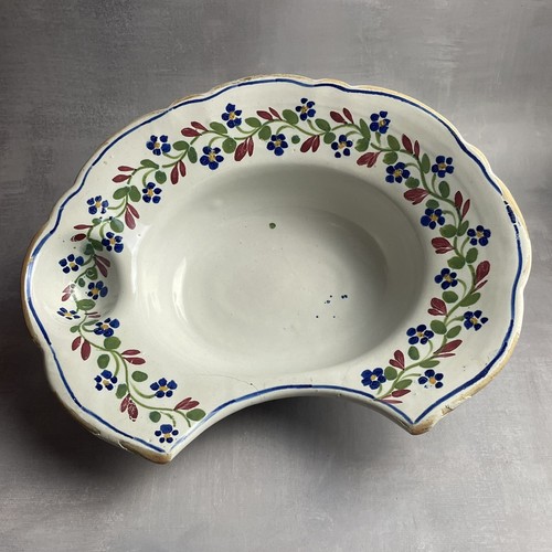 Ancien plat barbe - à,