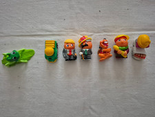 Lot  Jouet KINDER Ancien dans une grande boite