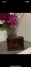 Tirelire en palissandre et incrustations d'érable d'époque