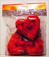 LOT de 4 COEURS à suspendre en plumes, format 20 X 24 cm, 16 X 17 cm, 10 X 12 cm