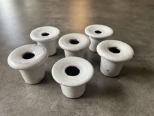 Ensemble de 6 encriers de bureau d’écolier en porcelaine blanche Anciens