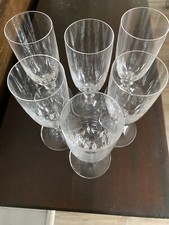 flutes a champagnes sigéées Lalique