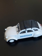 Citroën 2CV 6 blanche toit