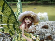 15197  SUPERBE  FIGURINE  FEE  ELFE A CHAPEAU   HEROIC  FANTASY  FATA NADA