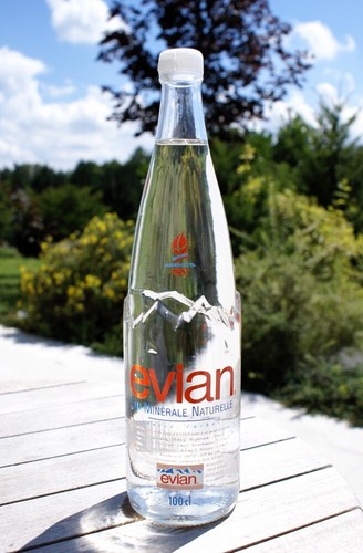 Collector bouteille d evian - -,