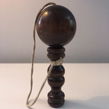 Ancien Bilboquet en Bois Vintage Ancien jouet pour enfants 18 H x 3 de diamètre