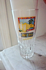 UN VERRE PUBLICITAIRE PASTIS