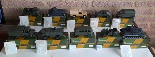 Lot miniatures solido - lot,
