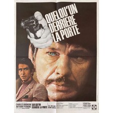 Quelqu derriere porte - derriere, la