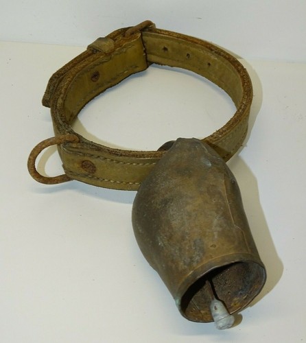 Ancienne cloche chevre ou - cloche,