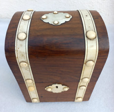 Cave à odeur d'époque