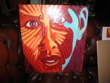 TABLEAU PEINTURE SUR BOIS  DIM 41 X 45 CM