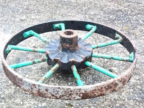 Ancienne roue de - 40, cm