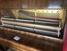 PIANO DROIT PLEYEL POST1930 CADRE METALLIQUE TOUCHES IVOIRES BOIS NOYER