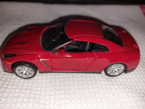 Voiture miniature nissan - voiture,