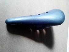 Selle vélo plastique ancien BMX