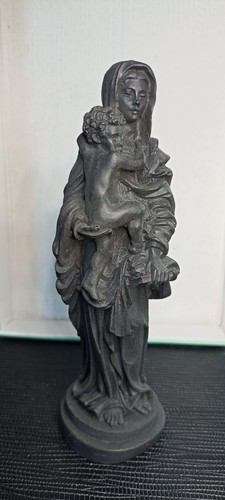 Vierge enfant signée a - vierge,