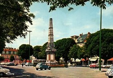 Vesoul - Place de la République Citroen DS 2CV GS Peugeot 404 Renault 4L