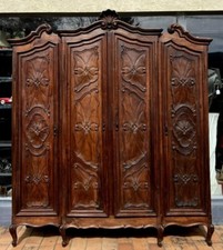Importante Armoire style louis XV en noyer massif vers 1900