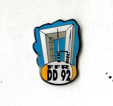 Pin's rugby FFR DD 92 La