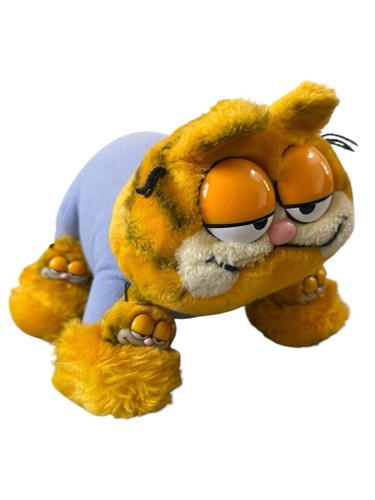 Garfield plush favorite - garfield,