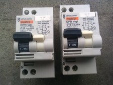 1 disjoncteur différentiel  DPN 2 poles 16 Amp 30ma type AC MERLIN GERIN