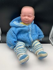 Poupée d'artiste poupée en vinyle 55 cm. Excellent état