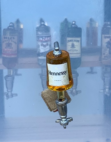 Poupées maison hennessy - poupées,