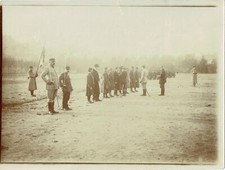 GUERRE 1914-1918 FRANCE  1917  Prise d'armes sur le champ de manoeuvres