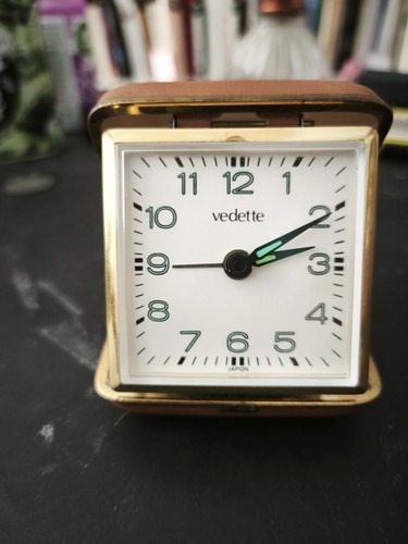 Réveil voyage vedette - de,