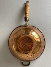 Égouttoir en Cuivre et Laiton avec Manche Bois et Anse – Vintage Passoire 500 g