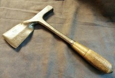 ancien marteau hache couvreur fer forgé vieux métier art populaire très bon état