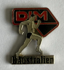 59 - Pin's SOUS-VETEMENTS MASCULIN DIM BOXER L'AUSTRALIEN