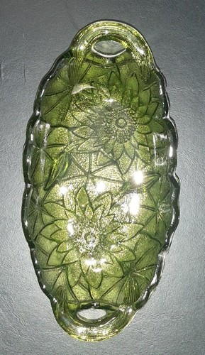 Lily pons avocado green oval - avocado,
