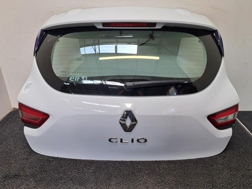 Malle hayon arriere renault - malle/hayon,