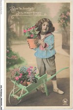 AVLP3-0269-ENFANT - Jeune fille et brouette de fleurs