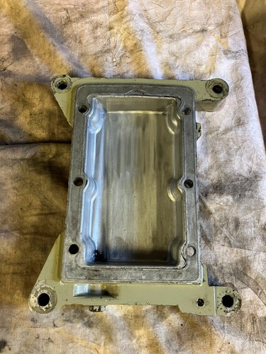 Carter socle fond moteur - fond,