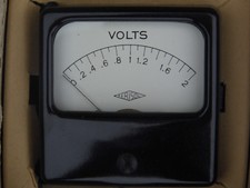 Voltmètre 2V 72x72mm Ferisol
