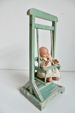 RARE BALANCOIRE DE POUPÉE ANCIENNE EN BOIS - ÉPOQUE 1900 + POUPON PETITCOLILLIN