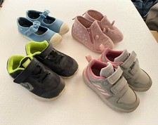 Lot de chaussures fille taille