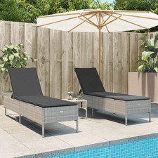 Ensemble de chaises longues