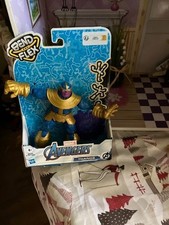 FIGURINE NEUVE a offrir marvel avengers thanos a partir de 4 ans