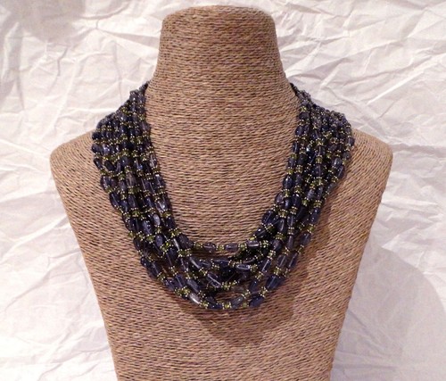 Ancien collier multi - rang, en