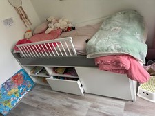 lit blanc avec tiroirs de rangement en bon état 1 personne enfant 