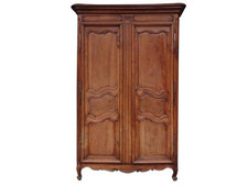 Armoire en noyer d'époque XVIIIème
