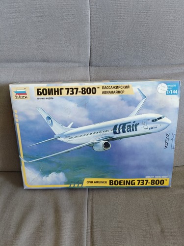 Maquette avion 144 zvezda - 1/144,