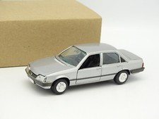 Gama SB 1/43 - Opel Rekord Grise