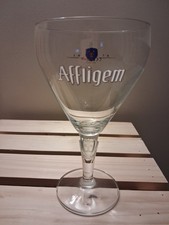 LOT de 4 VERRES A BIERE