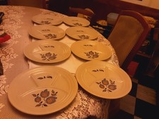8 ASSIETTES A FONDUE  FAIENCE